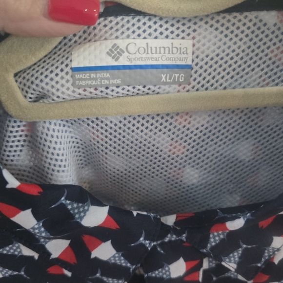 Men's Columbia Shirt,  XL - Picture 2 of 2